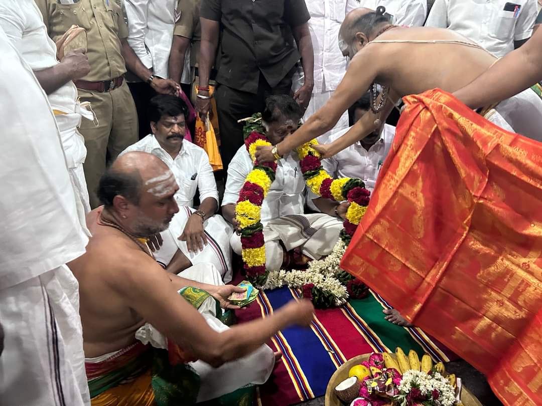 அஇஅதிமுக தொண்டர்கள் உரிமை மீட்பு குழு tweet media