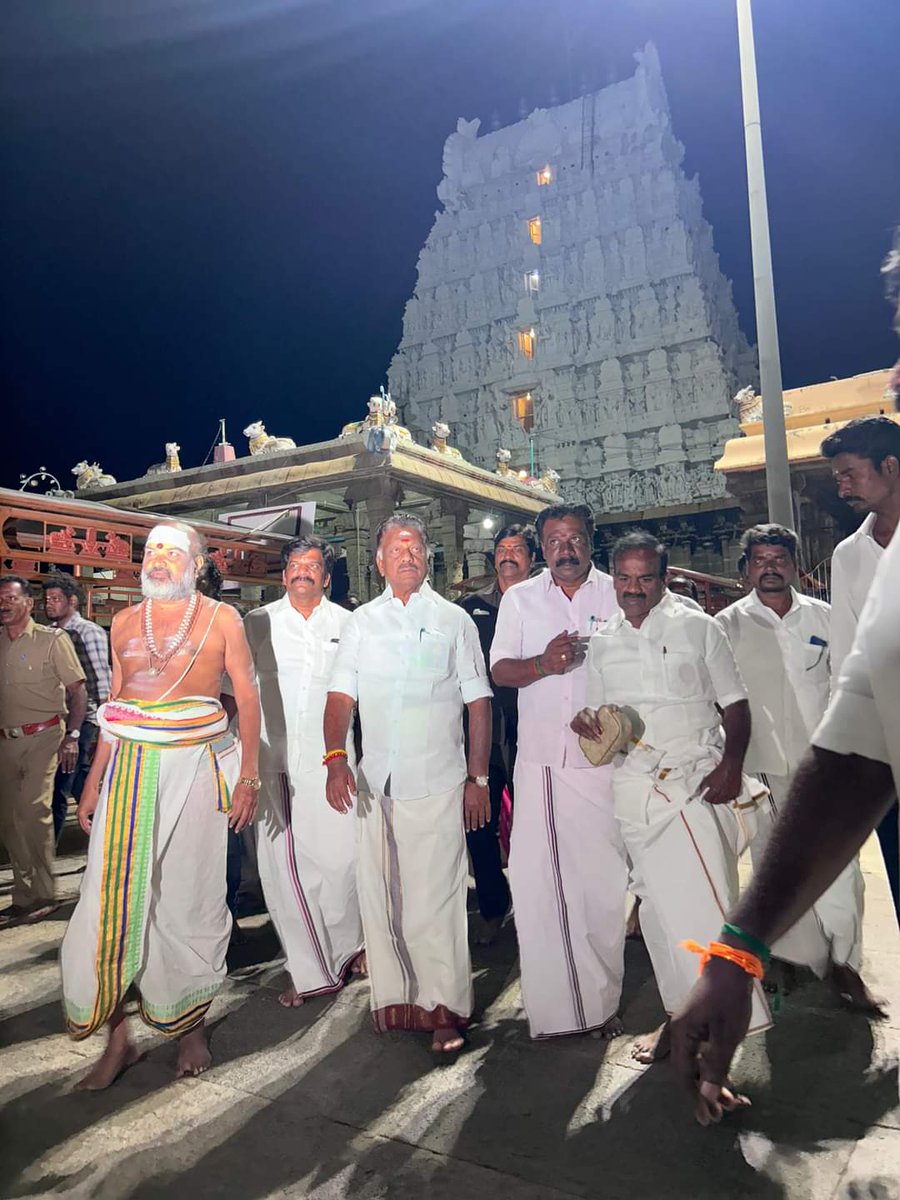அஇஅதிமுக தொண்டர்கள் உரிமை மீட்பு குழு tweet media