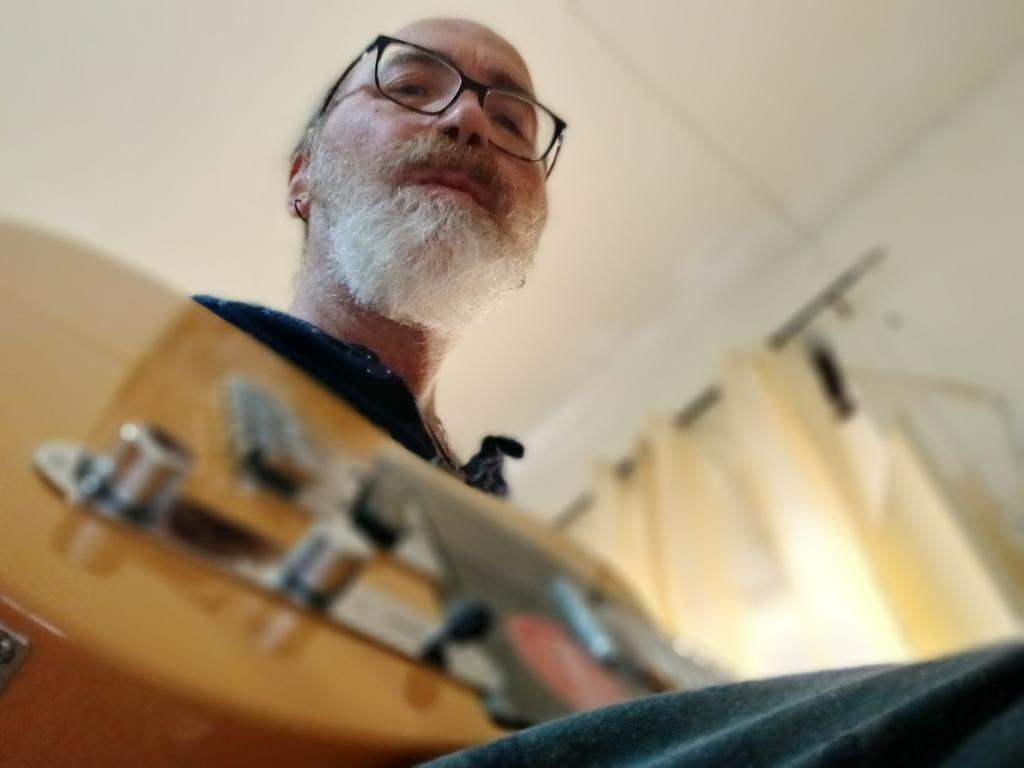 LuigiCuccitto's tweet photo. Ben Arrivata and GOD Bless You #SquierTelecaster #LuigiCuccitto30YearsFrom1992To2022 #LuigiCuccittoLive #LuigiCuccitto50 #LuigiCuccitto #LuigiCuccitto53 #LuigiCuccitto2024 #SoundReef #AppleMusic #YouTube #AmazonMusic #Spotify #SpotifyArtist ๐ธ๐ธ๐ธ https://t.co/dq717wBCfi