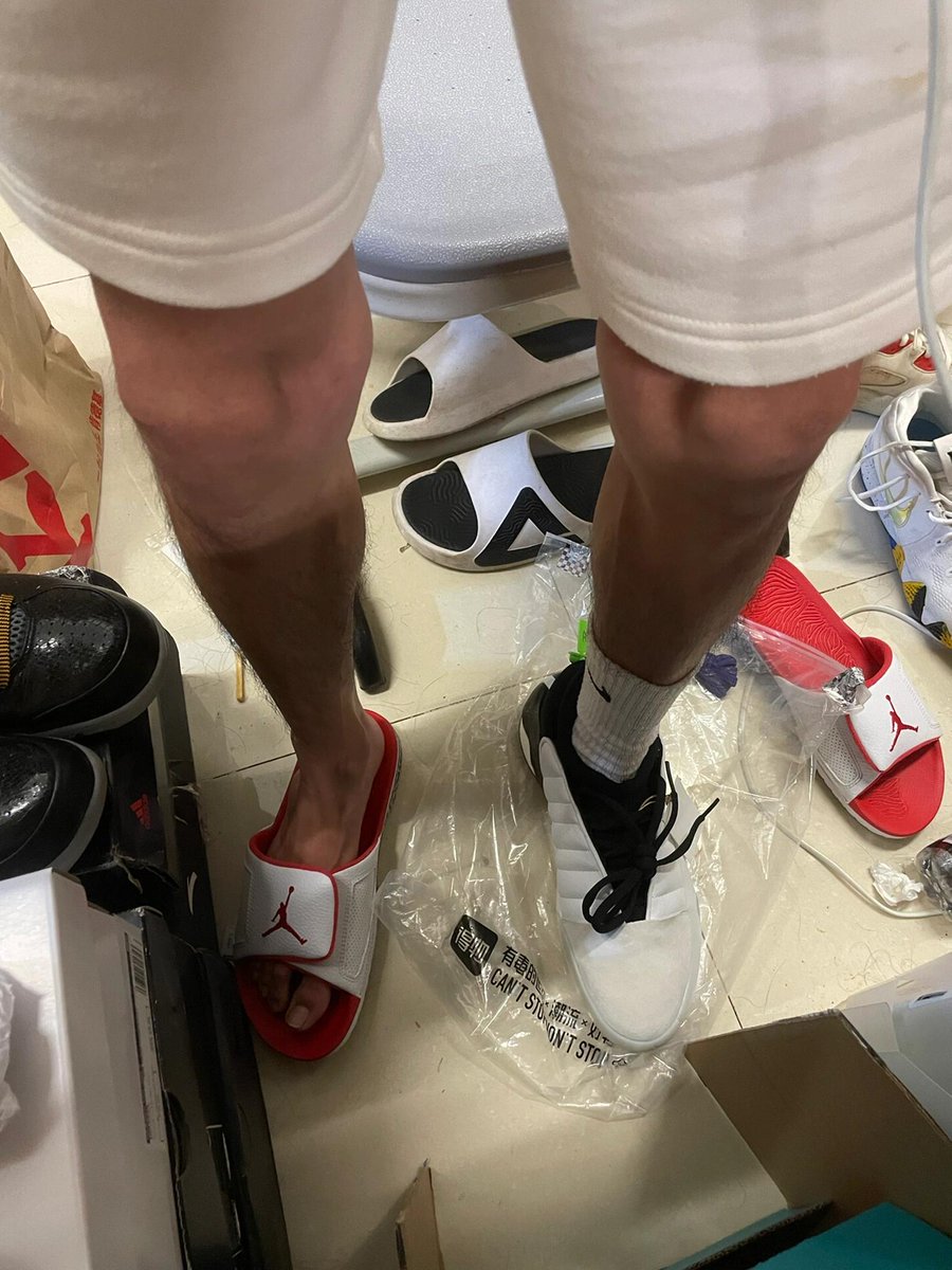 这是谁的视角？
傻逼男同见到直男祖宗必须行磕头礼
 #直男崇拜 ＃傻逼男同 ＃atm奴 #无脑上贡