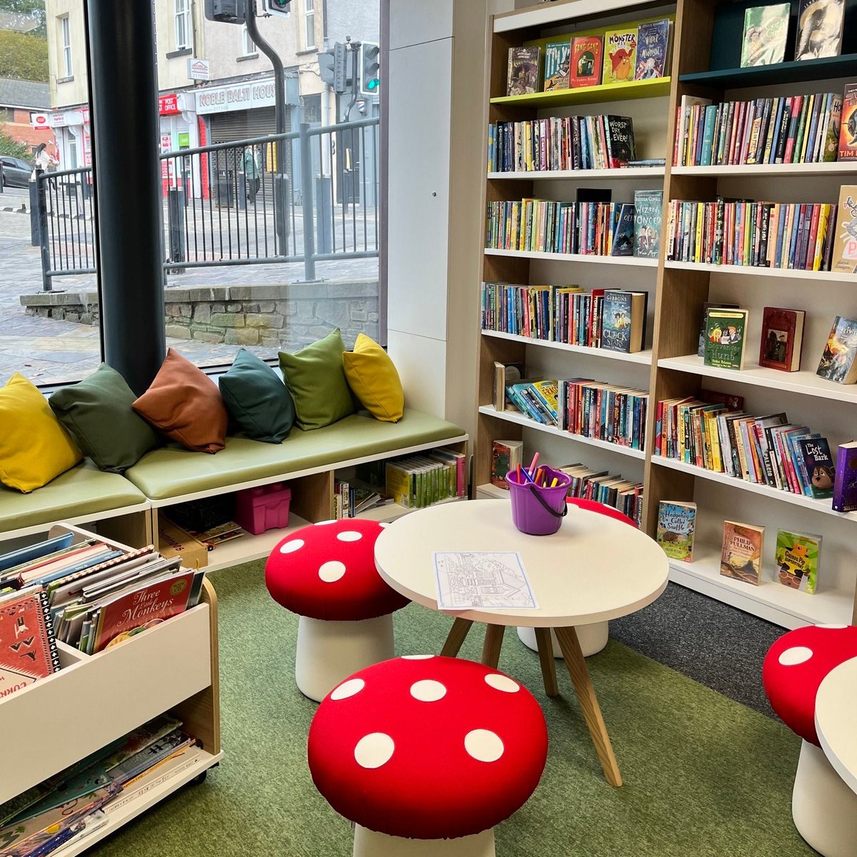 Libraries Wales tweet media