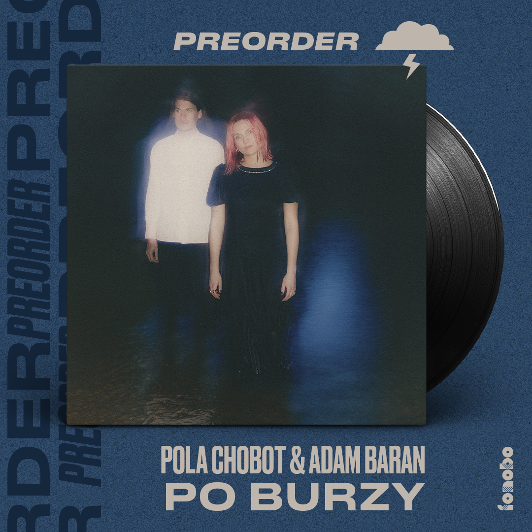 FONOBOLabel's tweet photo. PRE-ORDER WINYLA „PO BURZY”!💿

„Po burzy” to muzyczne uzupełnienie albumu „Burza” Poli Chobot i Adama Barana. Na EP-ce znajdziemy dwa premierowe utwory oraz alternatywne wersje trzech dobrze już znanych singli duetu. 

➡️PREMIERA: 20.12.2024
ZAMÓW: https://t.co/O3RgYuMA5v https://t.co/saq1yopEZx