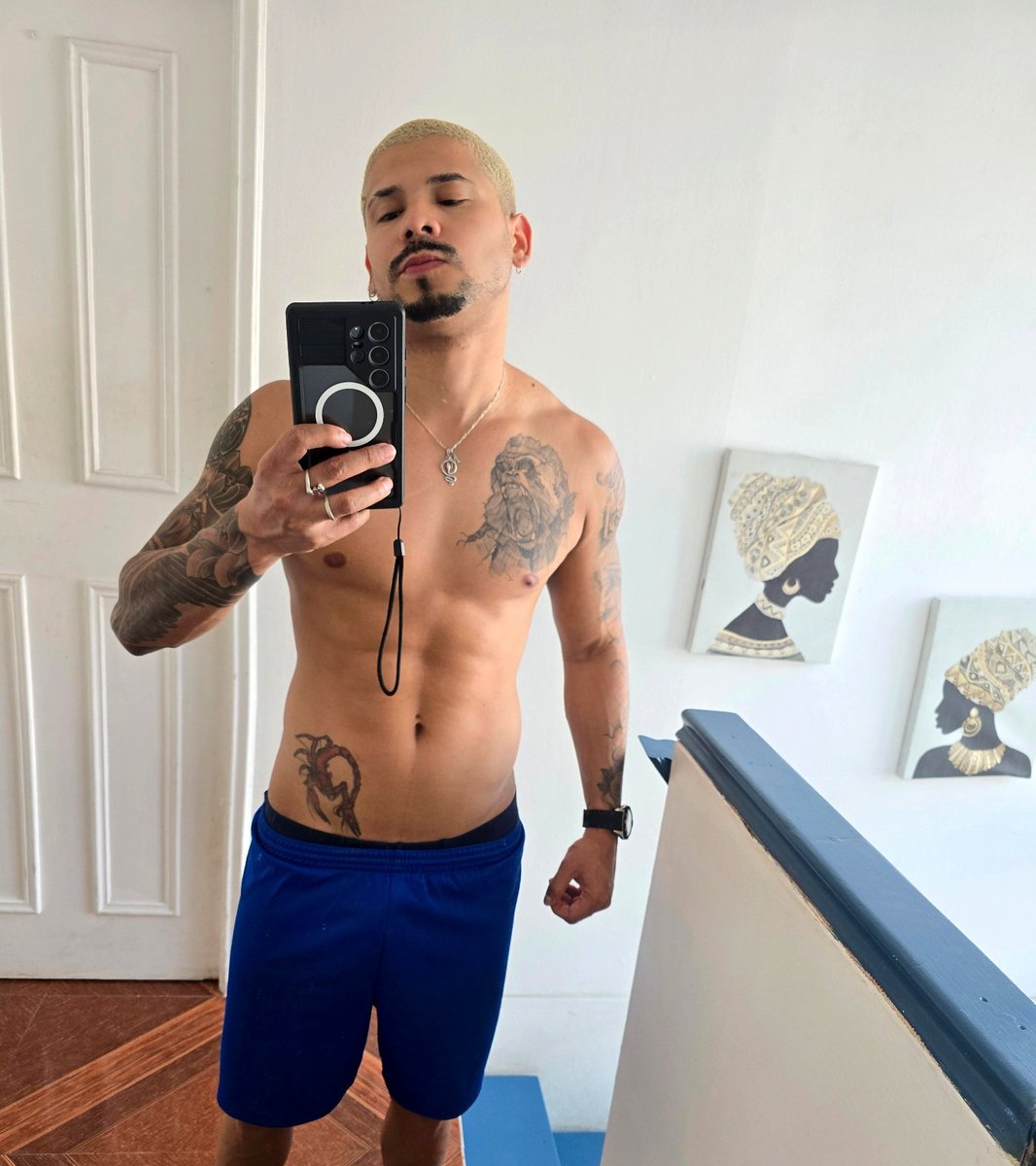 blayan007's tweet image. Bom día galerinha