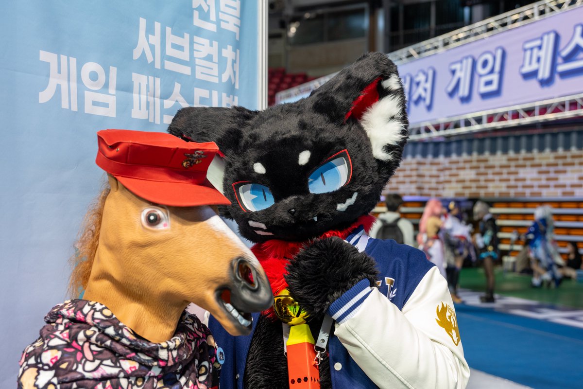 Ziva4444's tweet photo. #FursuitFriday #jisef #지셒 #전일페
📸 : @cvcvcccd https://t.co/UDQ83rtzXO