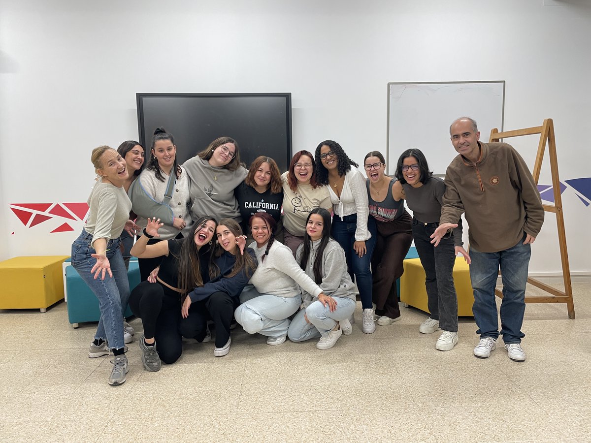lmsfva's tweet photo. El alumnado de 2º #TAPSD y 2º #TSIS ha participado en el taller #ComunicArte, orientado a fomentar sus capacidades emprendedoras y comunicativas. Gracias a la Escuela de Emprendedores del @PC_UVa por la iniciativa!
#AulaEmpresaCyL #FP #FormaciónProfesional #TeatrodeImprovisación https://t.co/HYm1uc0wNN