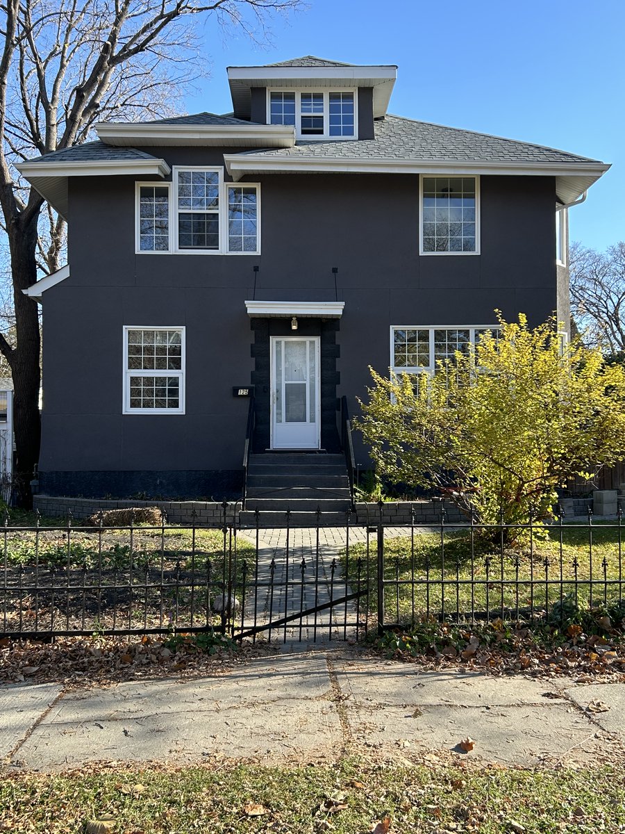 wpghome's tweet photo. 125 Spence St is now for sale!

Fantastic opportunity to own a large family sized home in desirable West Broadway location. 

Listing price: $499,900

Text me at 204-981-1940 or DM me to see it today. https://t.co/nx0l0xGmVf