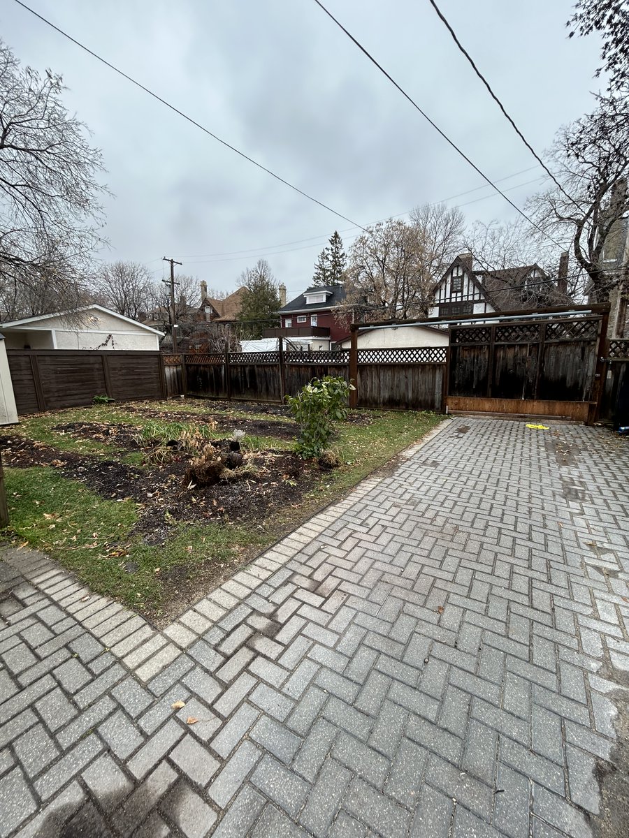 wpghome's tweet photo. 125 Spence St is now for sale!

Fantastic opportunity to own a large family sized home in desirable West Broadway location. 

Listing price: $499,900

Text me at 204-981-1940 or DM me to see it today. https://t.co/nx0l0xGmVf