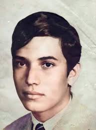 7 de Noviembre de 1976 fue asesinado Carlos Roberto Huembes por la GN.
En 1971 participó junto a Carlos Núñez Téllez, Francisco Meza y otros compañeros, en la organización del Movimiento Estudiantil de Secundaria (MES) en León.
Honor y Gloria.
