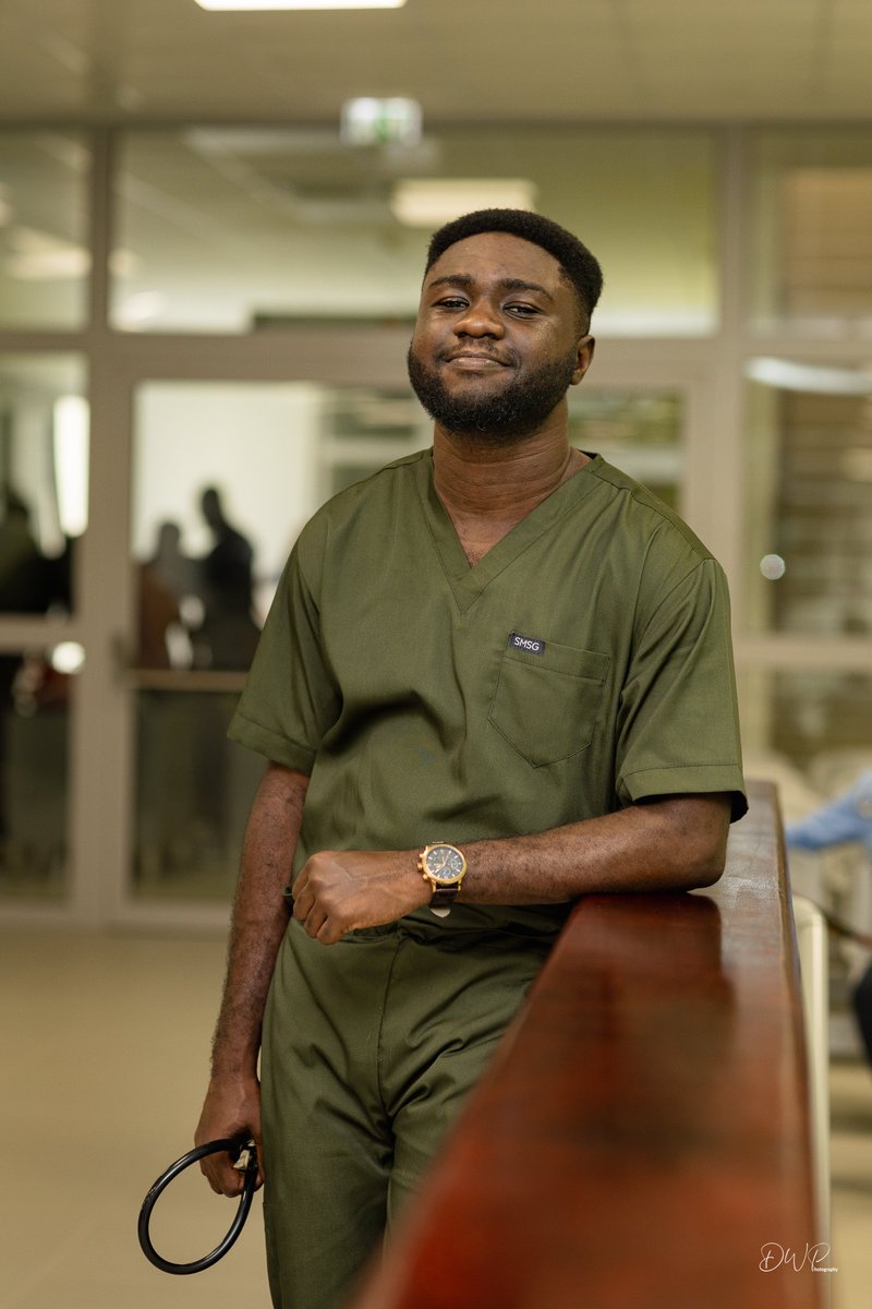 papa_essaw's tweet photo. Baba God do am for your boy. Introducing Dr. Papa Kobina Essaw! https://t.co/DIT0i0xZ2G