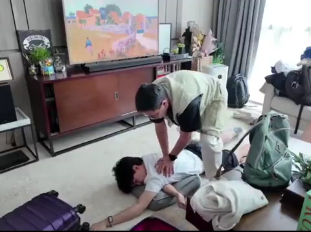 jlmandouf's tweet photo. terima kasih sen vlognya sangat manis dan hangat... apalagi ada govert.. plis bykin gosen dongg..go go gosenn..
#sandyourheart
#govert
#temangovert
#sandyourvlog https://t.co/zSlnrHiH1Y
