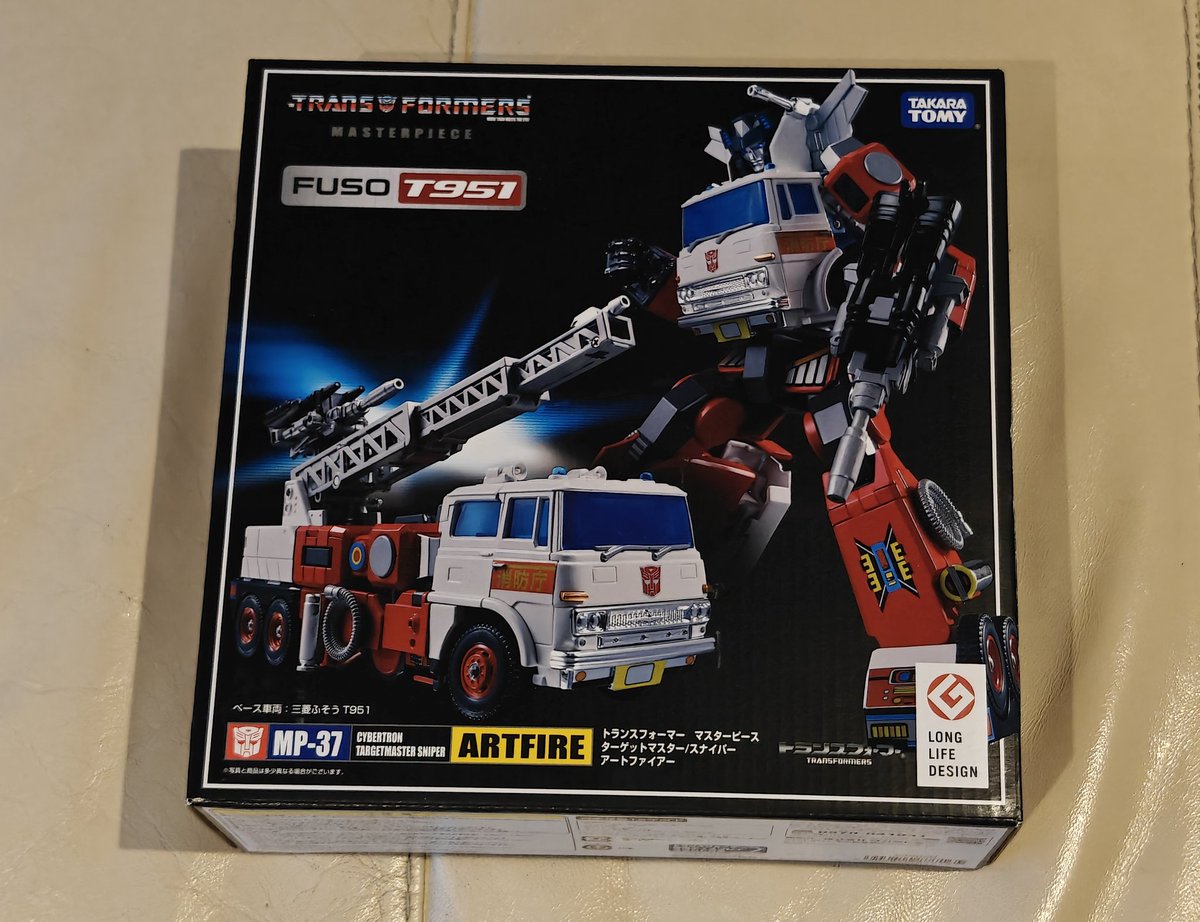 roboto_chan's tweet photo. Do any of my fellow transformers fans need a nearly new MP-37 Artfire.

Only used for photography and very minty. 

£100 including shipping.

UK only, DM if interested. https://t.co/5Vuqrvsmvf