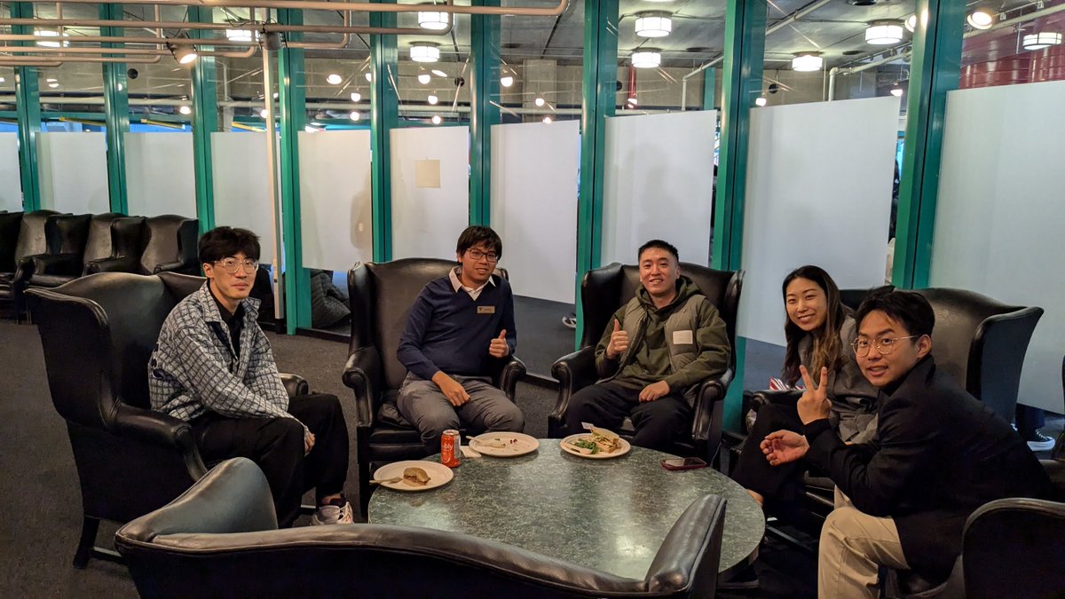UW_MActSc's tweet photo. This could be you next year!

The current and graduating students meet at Convocation each year. This year we also brought in successful alumni from Equitable, Sun Life, Manulife and TD Insurance. 

Apply for the MActSc Class of 2025 by January 15th. https://t.co/qzJwmmYY3W