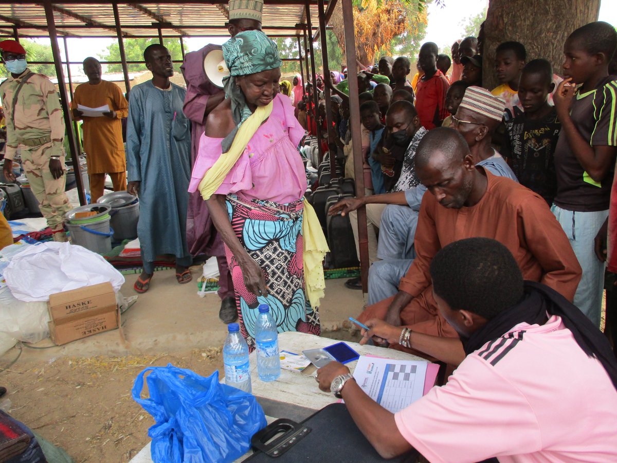 GscTaimako's tweet photo. En réponse aux récentes inondations, le GSC Taimako et la Coopération Suisse (PHRASEA) soutiennent les communautés sinistrées avec :
💧 Distribution de kits WASH
📢 Sensibilisation à l’hygiène, au traitement de l’eau et aux mesures préventives. #Solidarité #Phrasea https://t.co/Qnws7wKBlE