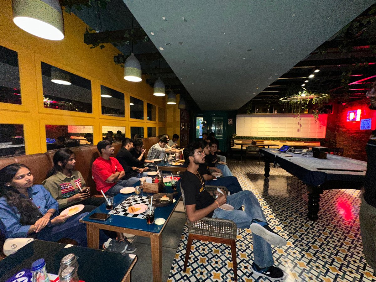 talkwithshruti's tweet photo. Here's a pic from Solana Ecosystem Call - Lucknow, India with @rajdotcc @KaifBytes @Purantiation @faridsidd02

@SuperteamDAO getting together in real life on @getriver_io https://t.co/Wim9IySTAF