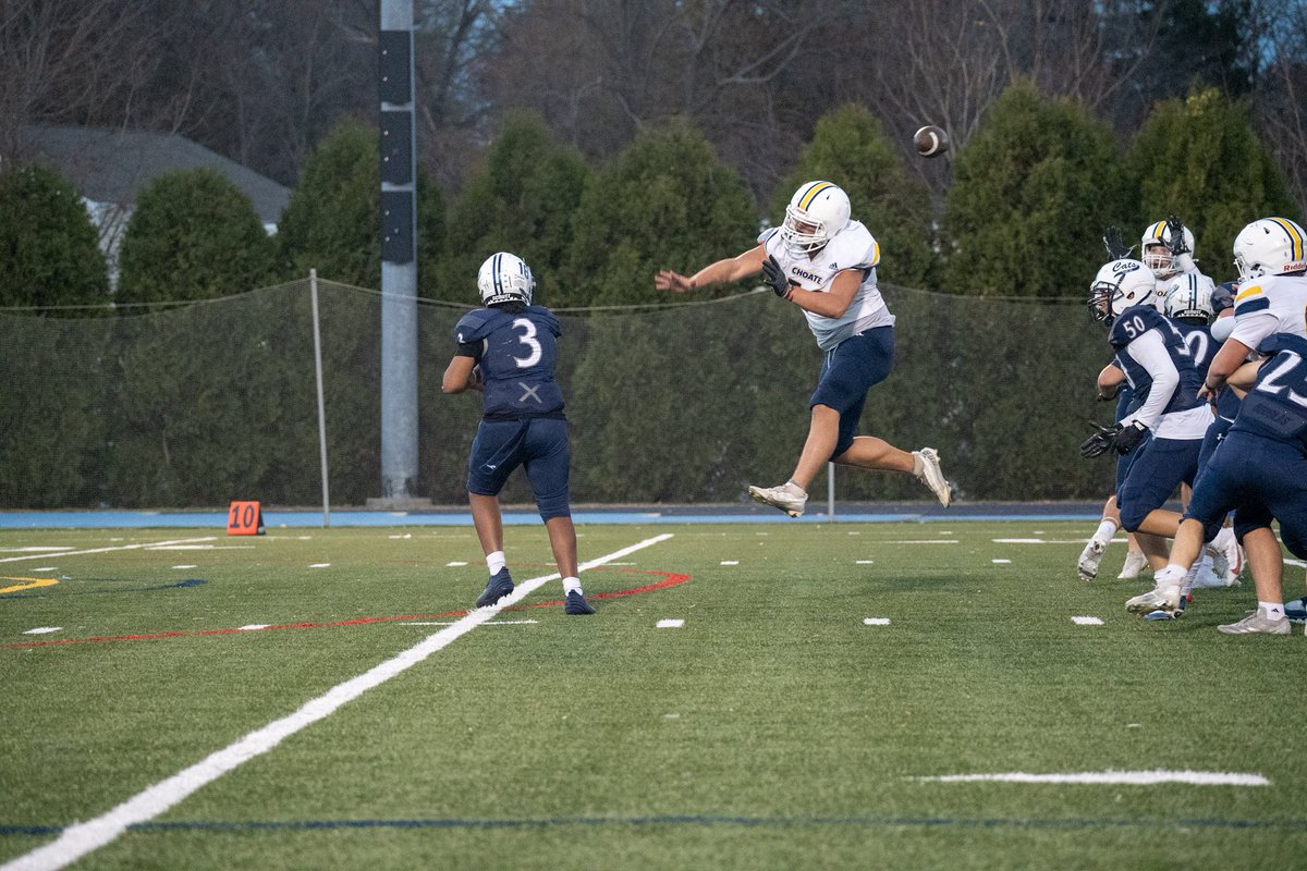 CRHFootball's tweet photo. JV Scenes 📸 https://t.co/0qb03EkRHv