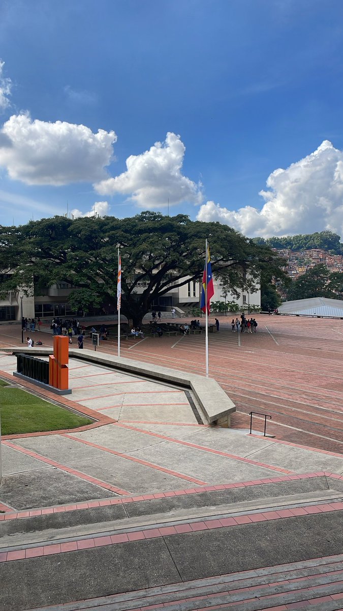DanielSuperlano's tweet photo. Alma mater 📚 https://t.co/eibsg0kSBl