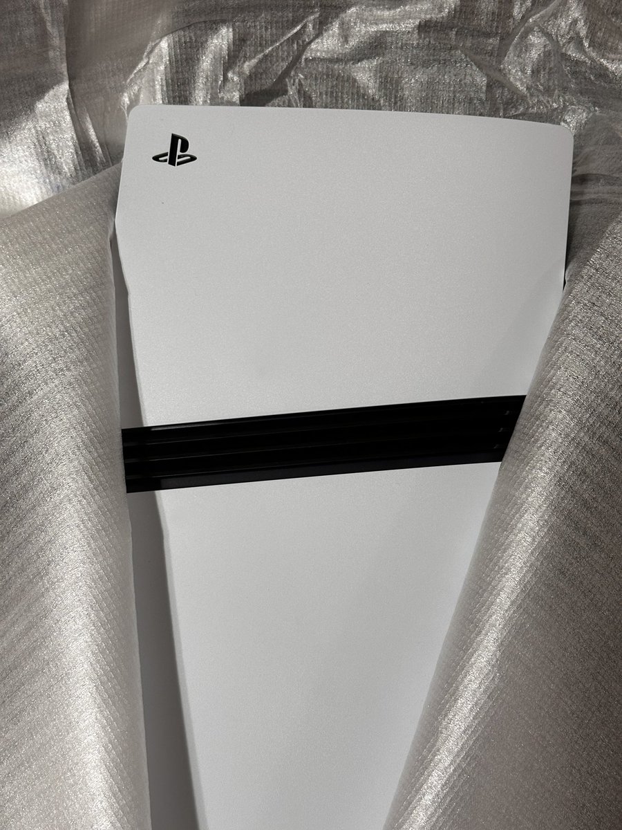 Abu_Mayzer's tweet photo. #PS5Pro #ReleaseDay 😌 https://t.co/4NttkeZafY