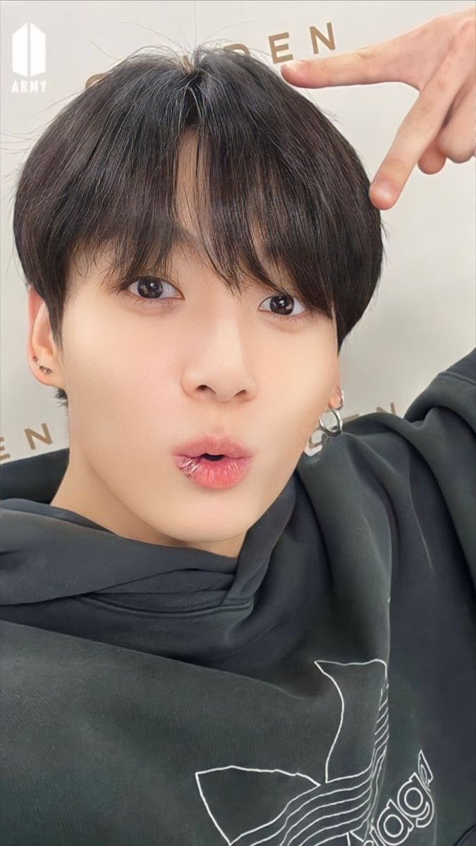 IMGOLDENCARD's tweet photo. gogogo

 #jungkook #2024MAMAVOTE https://t.co/SgHxgiqjEo
