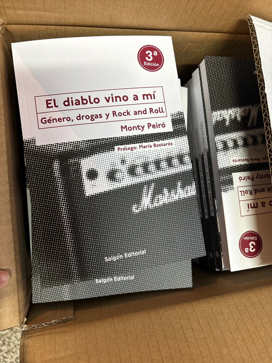 Ayer me llegó la tercera edición de mi libro y no doy crédito. Gracias ❤️‍🩹