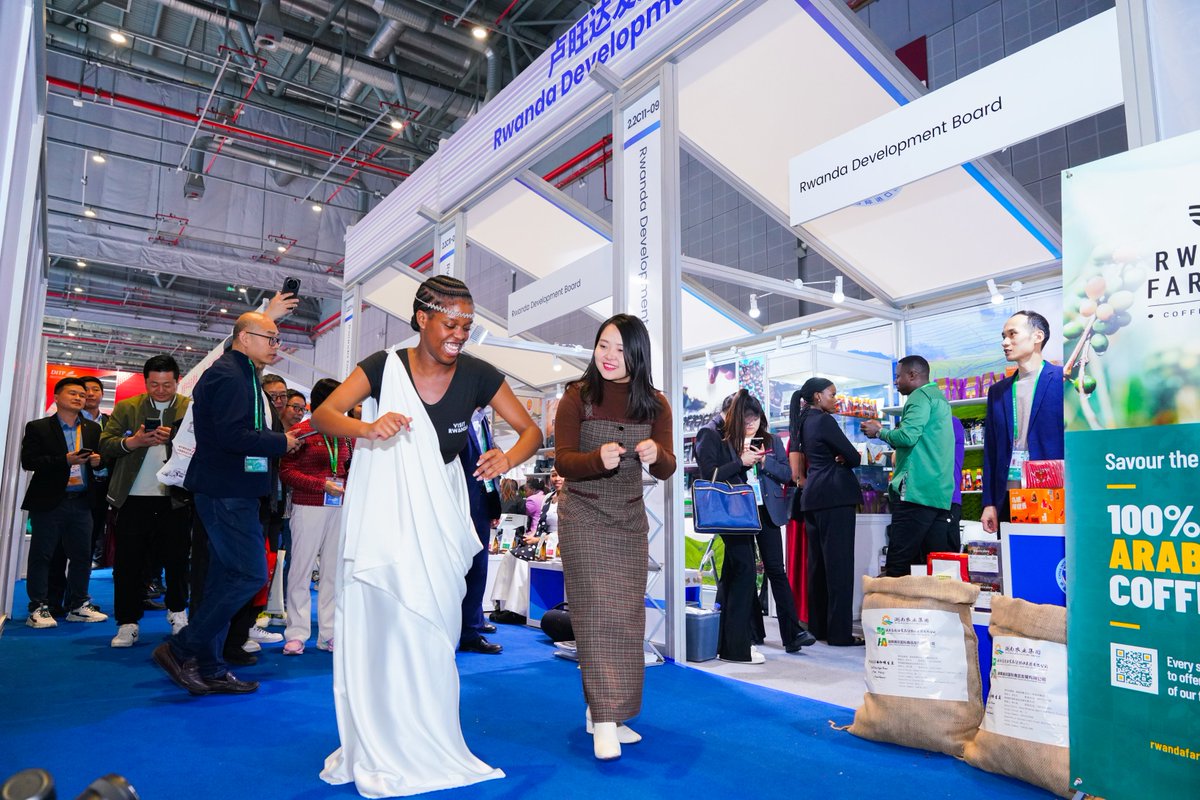RDBrwanda's tweet image. Today, RDB Deputy CEO @Kangeli_ engaged with visitors and exporters at the Rwanda stand during the 7th China International Import Expo in Shanghai. 

The stand features a range of #MadeInRwanda products, highlighting Rwanda's growing trade and export opportunities.

#CIIE2024 |