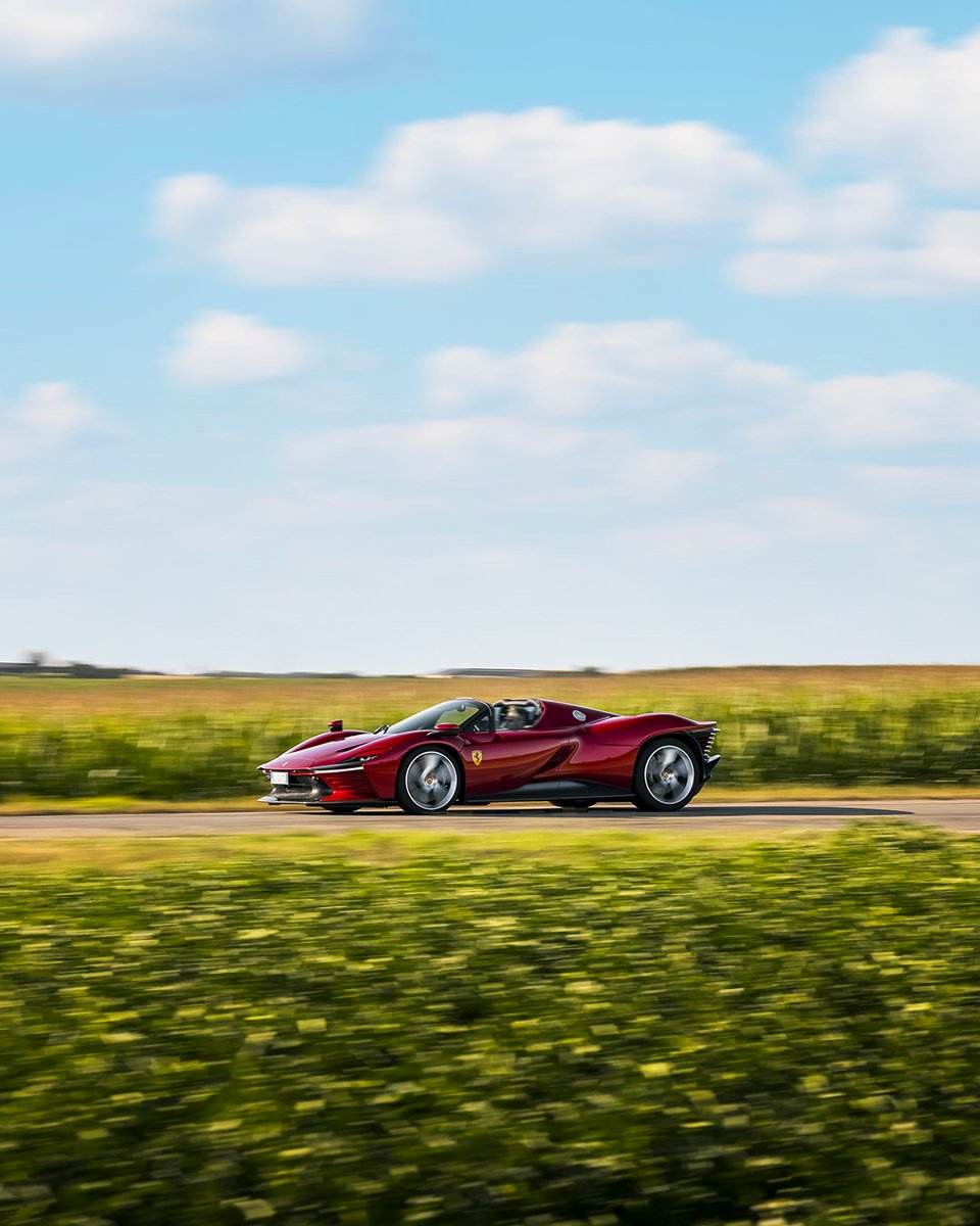 Ferrari's tweet photo. Demure is done. We’re looking: very iconic, very majestic.

#FerrariDaytonaSP3 #IconaFerrari  #DrivingFerrari #Ferrari https://t.co/qzeX7TjnwY