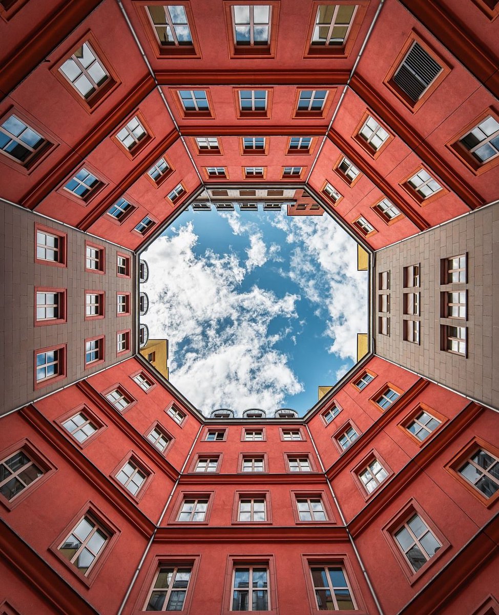 the_gpc_'s tweet image. Looking up 📸