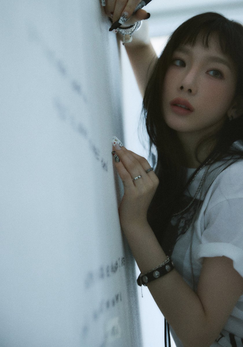 TAEYEONsmtown's tweet image. TAEYEON 태연 'Letter To Myself' From. TAEYEON 2 - Teaser Images 

TAEYEON 태연 The 6th Mini Album 〖Letter To Myself〗 
➫ 2024.11.18 6PM KST
💿 taeyeon.lnk.to/letter_to_myse… 

#태연 #TAEYEON 
#LetterToMyself #TAEYEONLetterToMyself
#소녀시대 #GirlsGeneration