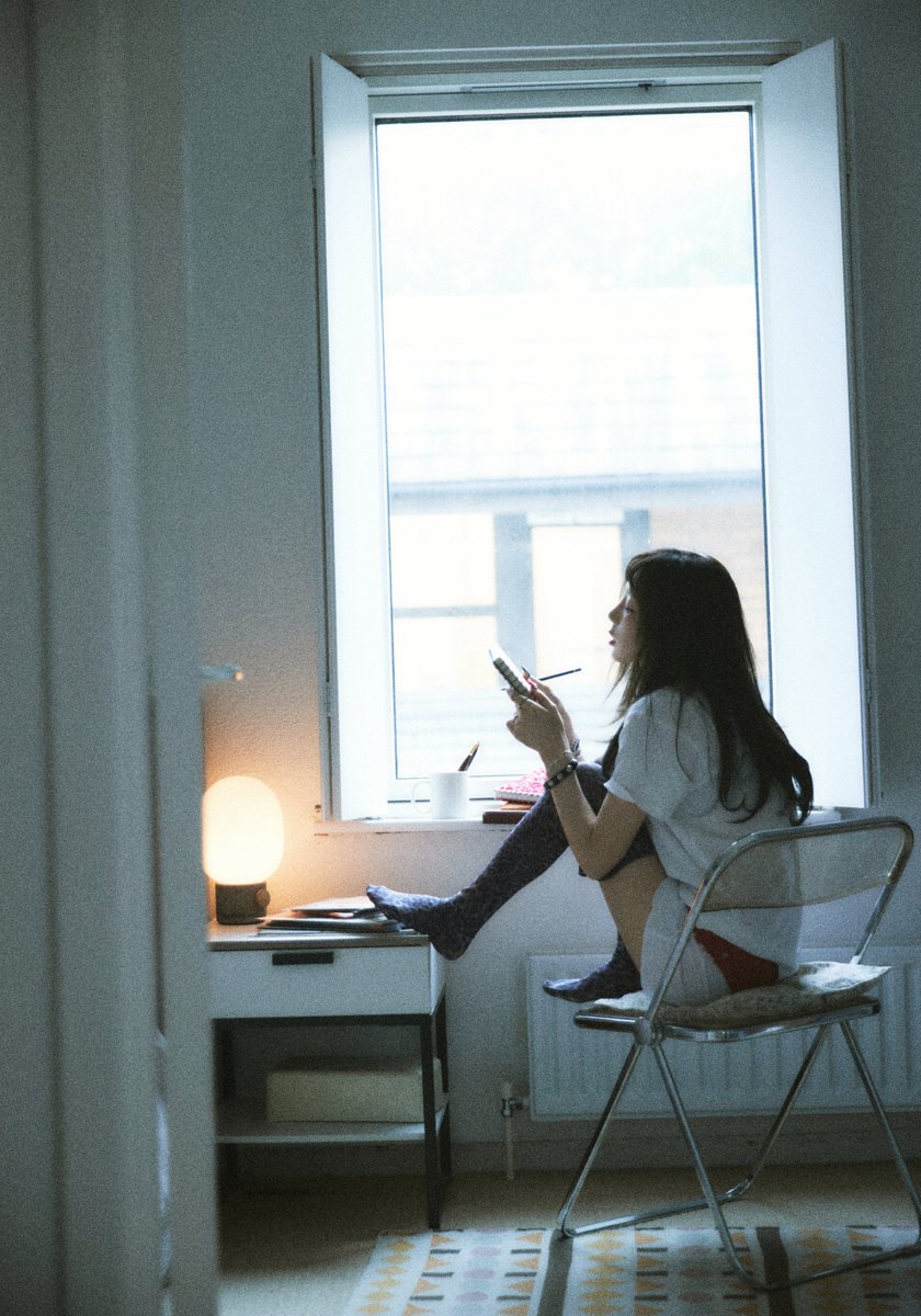 TAEYEONsmtown's tweet image. TAEYEON 태연 'Letter To Myself' From. TAEYEON 2 - Teaser Images 

TAEYEON 태연 The 6th Mini Album 〖Letter To Myself〗 
➫ 2024.11.18 6PM KST
💿 taeyeon.lnk.to/letter_to_myse… 

#태연 #TAEYEON 
#LetterToMyself #TAEYEONLetterToMyself
#소녀시대 #GirlsGeneration