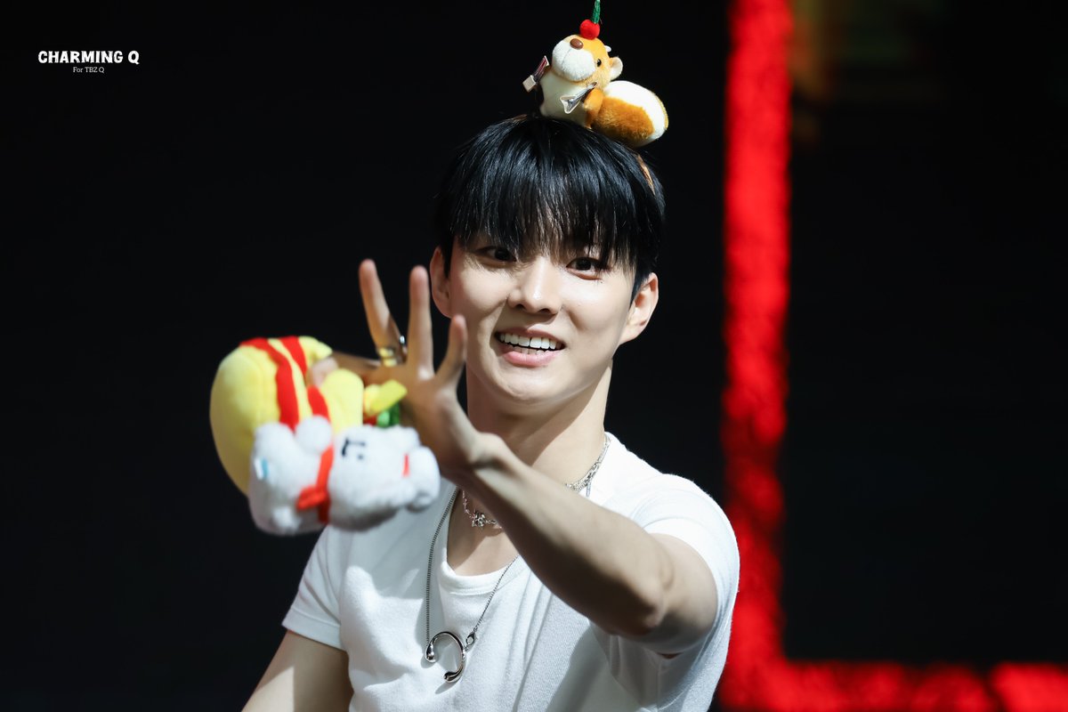 241107  예뻐요♡♥ 
#더보이즈 #THEBOYZ #TBZ 
#지창민 #큐 #Q #キュー