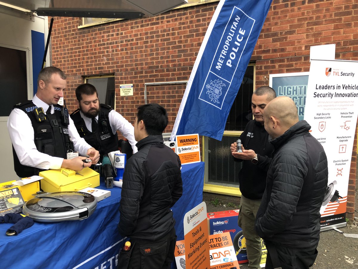 selectadna's tweet image. Great day at Toolstation Charlton, marking 2,500 tools to help protect against theft! Huge thanks to everyone involved in making this happen.
#ToolTheft #ToolSecurity #SelectaDNA