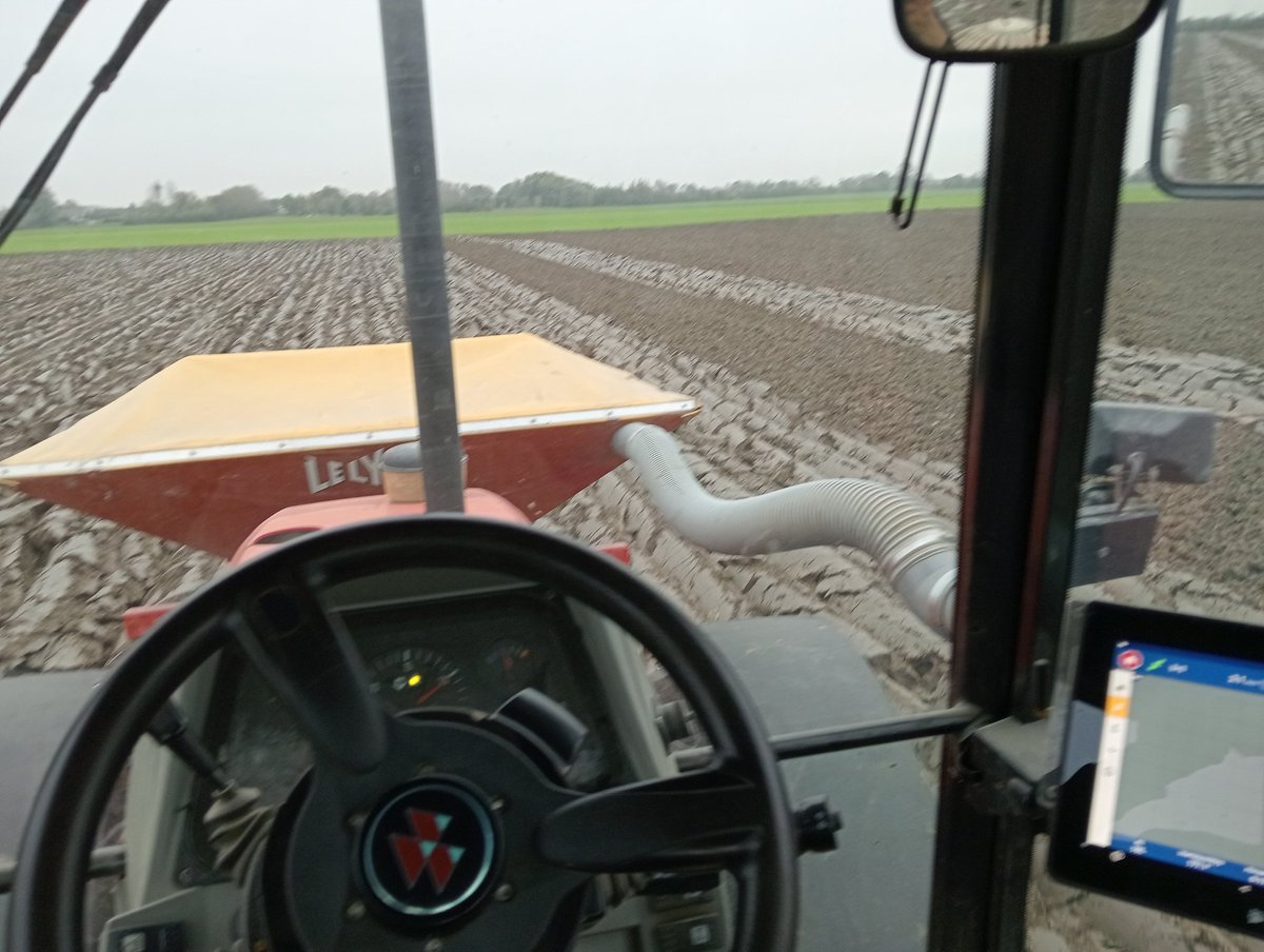 Laatste perceel wintertarwe zaaien