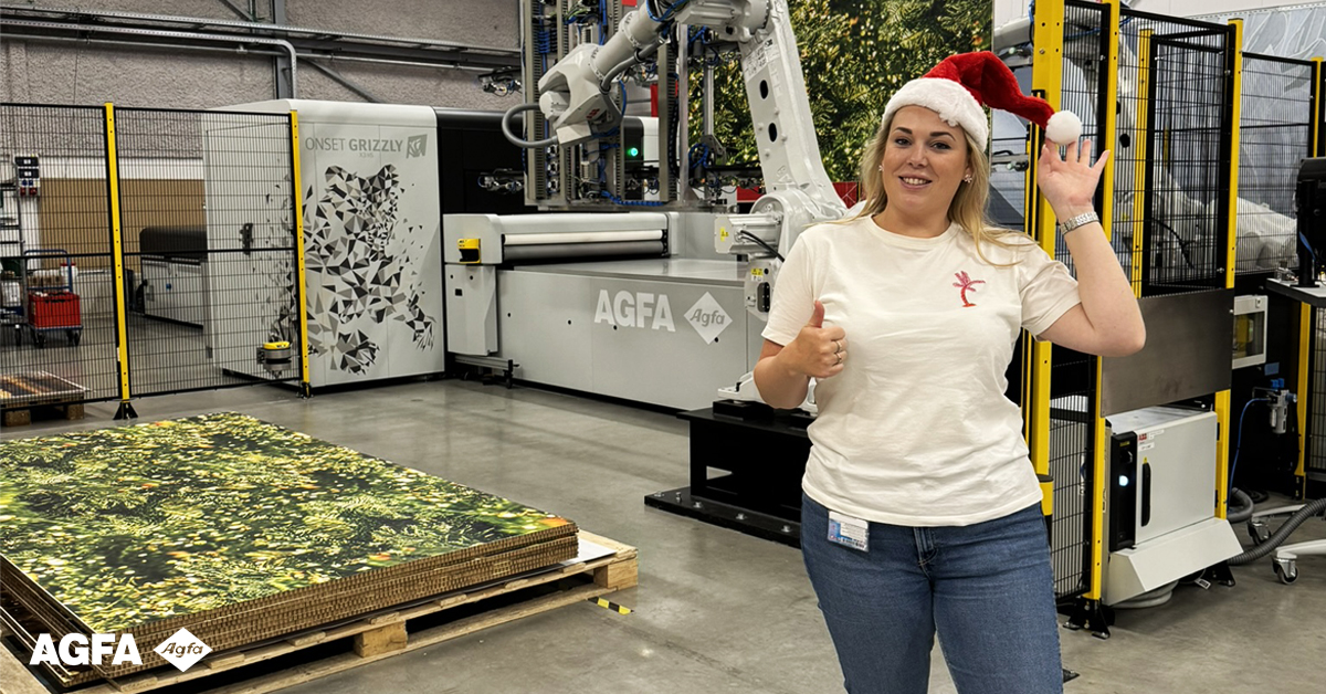 🎄👩‍💻 Happy #GirlsWhoPrint Day! 🎉
We’re delighted to introduce Esmee, our talented Onset demonstrator! Whether it's bringing festive cheer with perfectly printed Christmas trees or handling any new challenge, Esmee ensures our prints are flawless.
#PrintLife #WomenInPrint