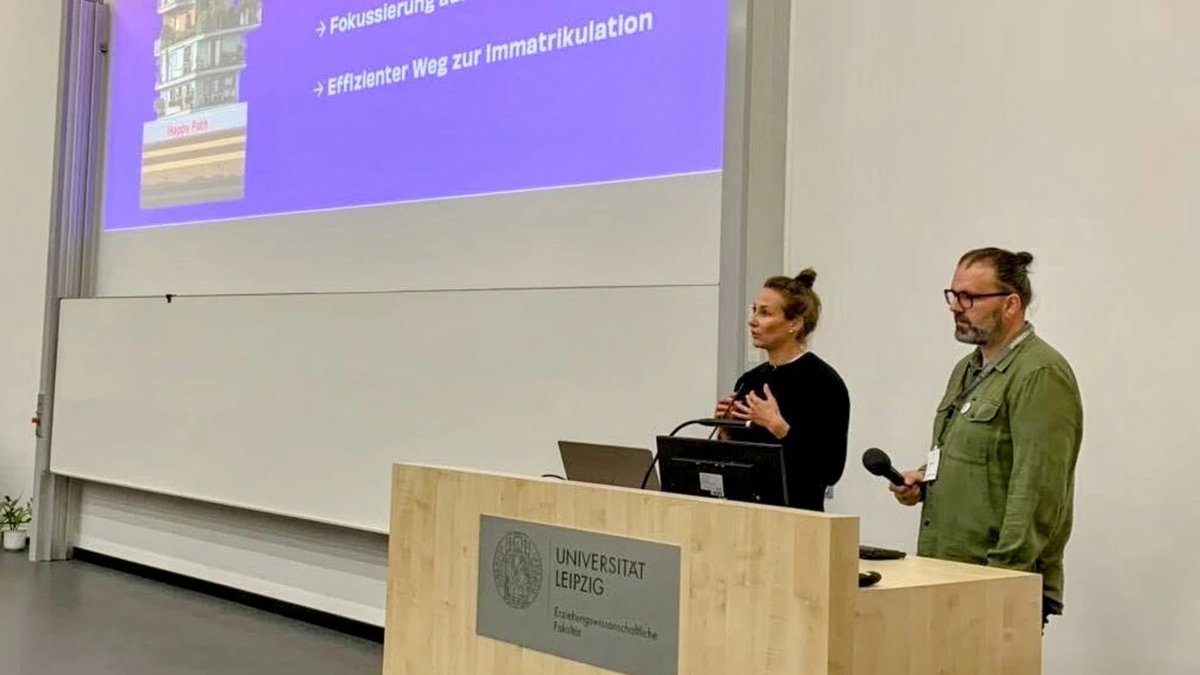 PluswerkAG's tweet photo. Tipp: Die Videos der #TYPO3 University Days Leipzig sind jetzt vollständig online: https://t.co/5Ettn8xE6n
Und hier geht's direkt zur Präsentation vom +Pluswerk "TYPO3 Upgrade vs Relaunch" (19:20 Min.) https://t.co/lJ0ajMMEWp
#t3ud @davitec_dresden https://t.co/PjjIE2pHis