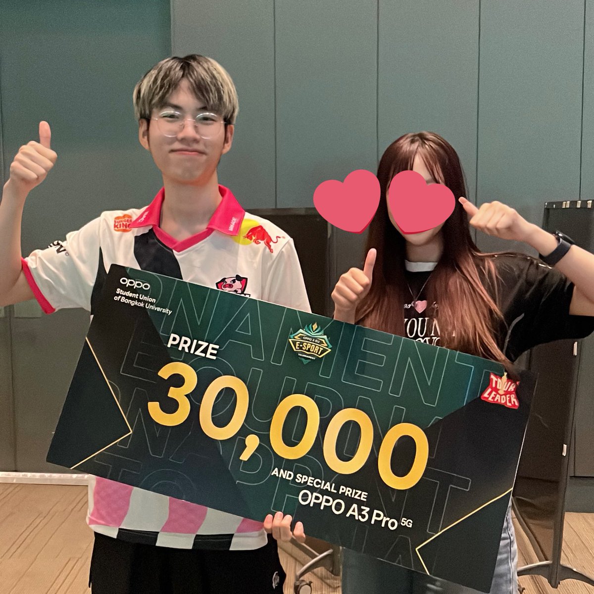 tktoktakk's tweet photo. : นายๆ เป็นอะไรอะ
: เป็นแชมป์ครับ https://t.co/3dWHCddWOm