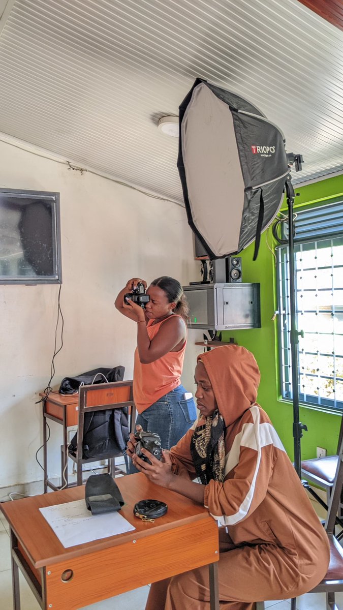 IbigwiA35409's tweet photo. Every Shot, a New Skill 📸✨
Studio practice = discovery. Our students are capturing emotions, creativity growing with each click!
#IbigwiCreativeAcademy #StudioLearning #CreativityInAction #GrowingTogether https://t.co/bsSoGEOIr8