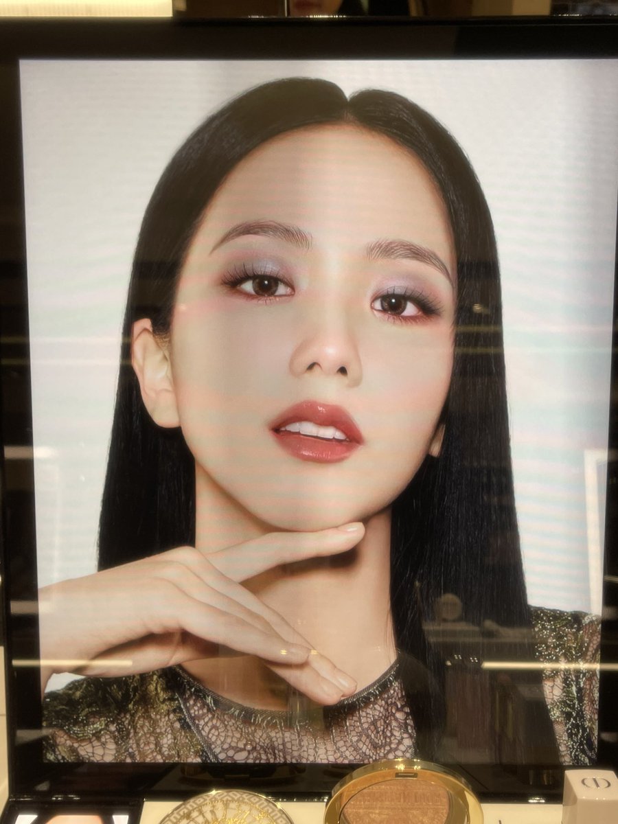 ForeverKimJisoo's tweet photo. #JISOO FOR DIOR BEAUTY https://t.co/eHwEOPPnHF