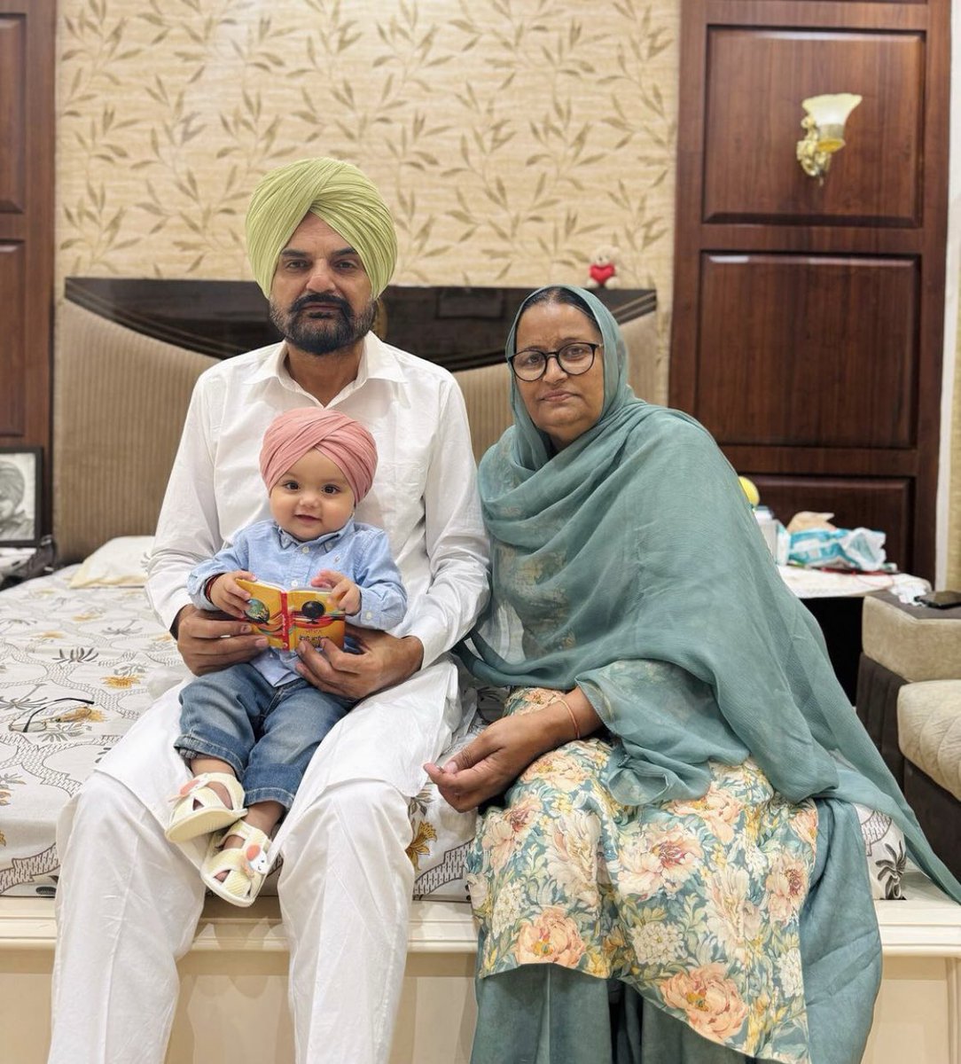 ਸਾਡਾ ਨਿੱਕਾ ਸਿੱਧੂ #SidhuMooseWala 🫠🥹❤️🧿

#JusticeForSidhuMooseWala