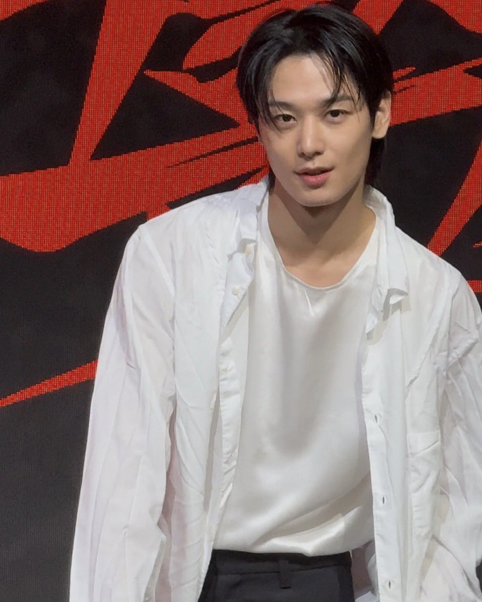 my god he’s so fine