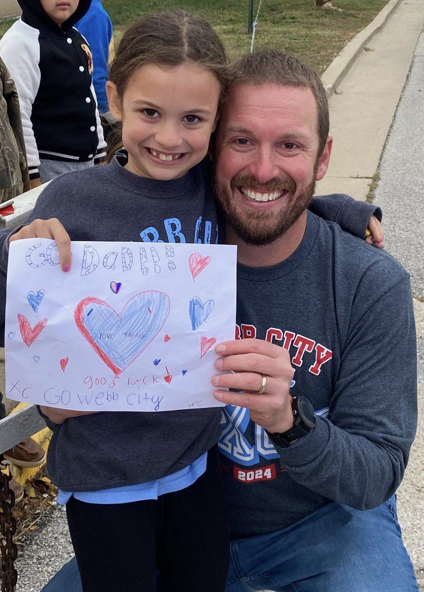 DustinMillerTri's tweet photo. This year all of my daughters got to send us off! https://t.co/pWatpqLCir