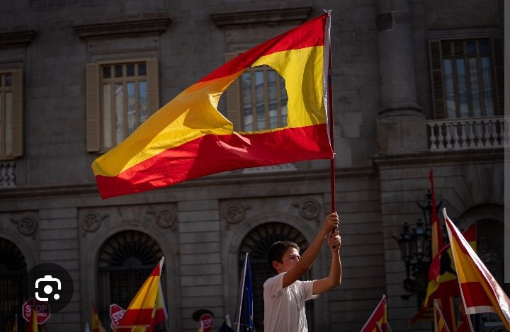 HerreroCarmelo's tweet photo. Por #España.
Por #Valecia.
Dimisiónes ya!!. https://t.co/KkYK7q0FIy