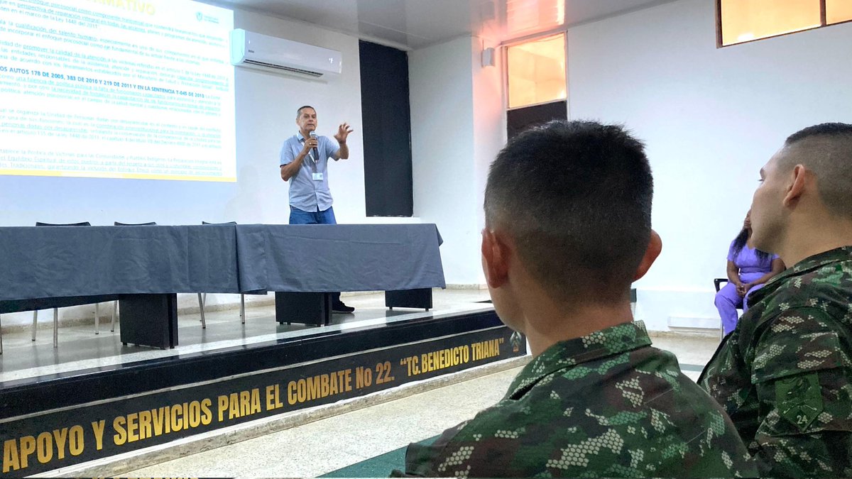 Ejercito_Div4's tweet photo. Comprometidos con la reconstrucción del tejido social. 30 miembros del @COL_EJERCITO en el #Guaviare recibieron capacitación en enfoque psicosocial de apoyo a las victimas. iniciativa de la #Brigada22 liderada por la unidad de víctimas del departamento. #RespetamoslosDDHH https://t.co/4tNeLDYwj9