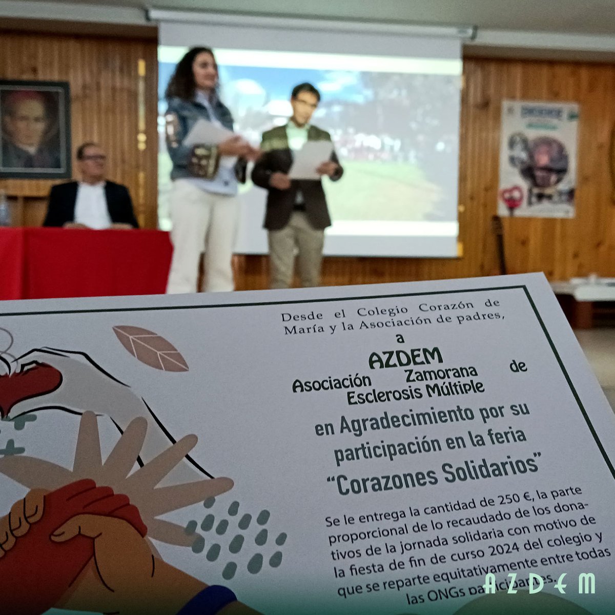 El pasado viernes 25 de octubre recibimos el donativo recaudado en la Feria Solidaria "Corazones Solidarios" por el #corazondemariazamora 250€.
Muchísimas gracias por dejarnos formar parte de vuestro entorno educativo.
ℹ azdemzamora.es