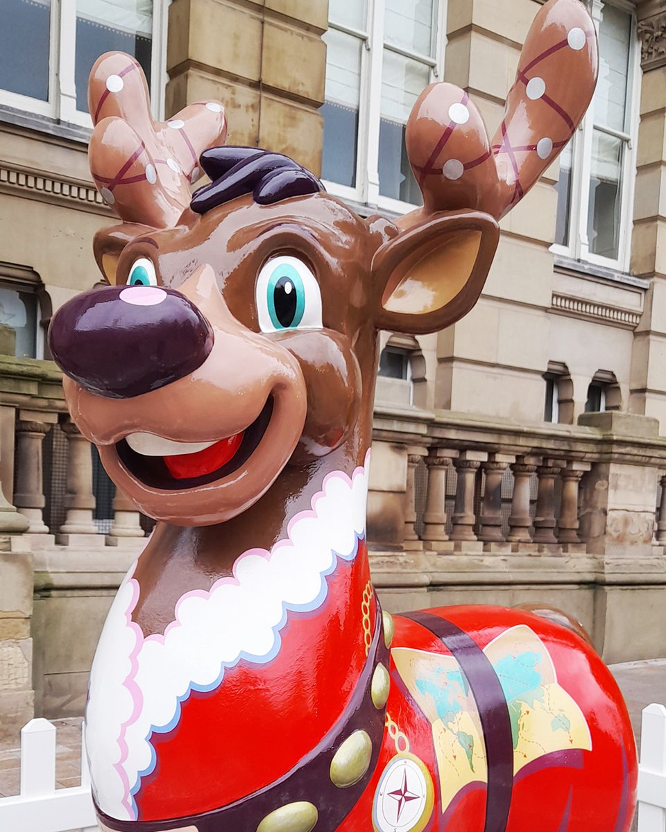 Meet Prancer!🦌 👋 

One of nine #BrumsReindeer's at locations around the city centre.

Pick up a <a href="/CentralBIDBham/">Central BID Birmingham</a> trail map from one of the reindeer's or download from: orlo.uk/RqpDE to go reindeer spotting👀 

#birmingham #brum #christmas #christmasinbirmingham