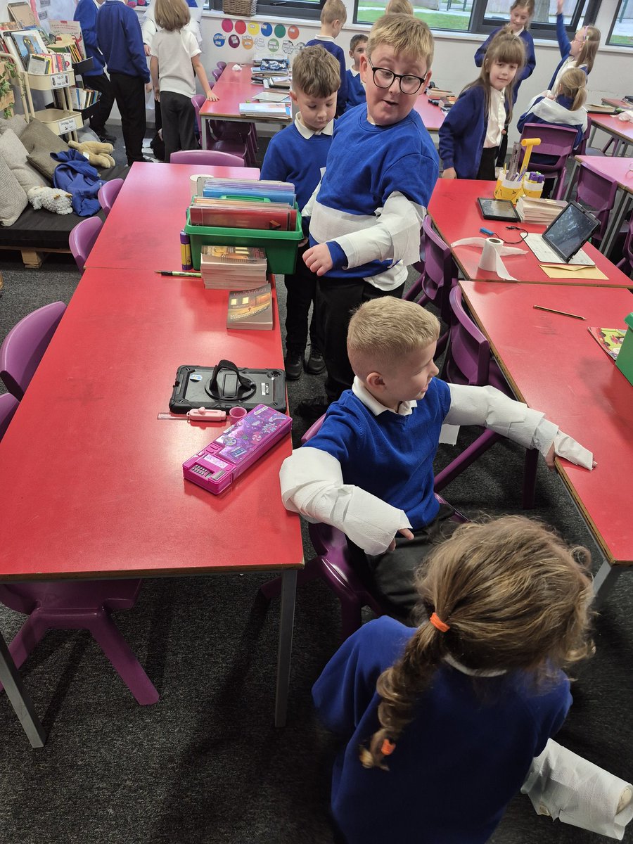TPAYear3_4CN's tweet photo. We tried to create shape and form on real-life models. @DeltaTheParks #TPAArt https://t.co/XjDKYdzYDz