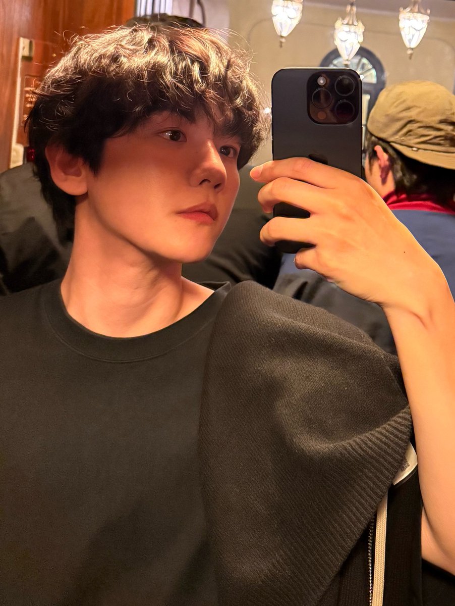 bestofbyunbaek's tweet photo. Oh yeah, he's so pretty~ ❤️ https://t.co/IKvHMXrgdj