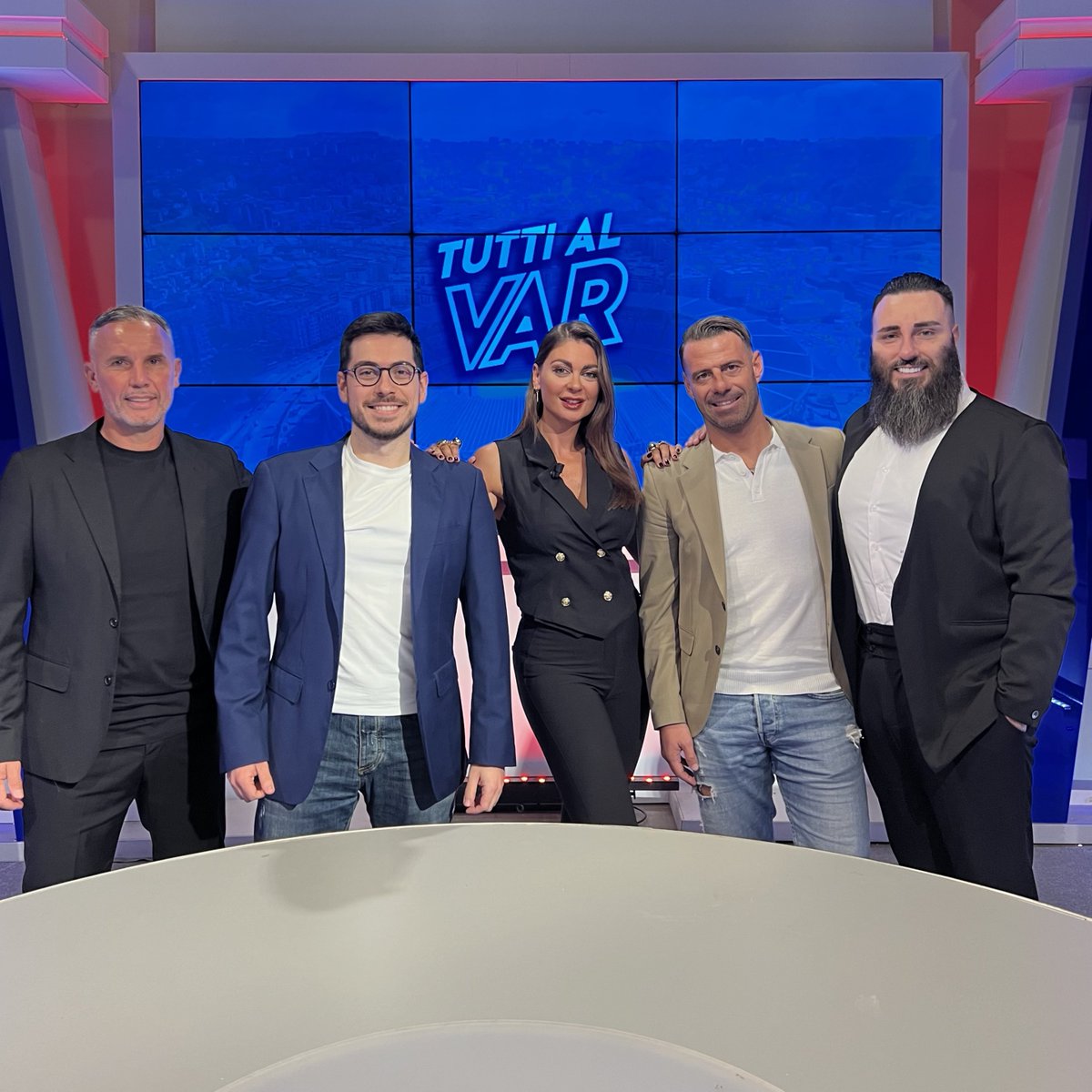 lucacerchione's tweet photo. Il #Napoli, in #SerieA, è:
XVI° per attacchi da sinistra;
VI° per attacchi centrali;
IV° per attacchi da destra.
Ad oggi, #Kvaratskhelia è nella catena cinetica debole.
Ne parliamo in TuttiAlVar su @tvdellosport alle 17 con @jolandafiore, @ClaudioAga91, Ivo Trotta e Manu Calaiò https://t.co/XMzdBIedg7