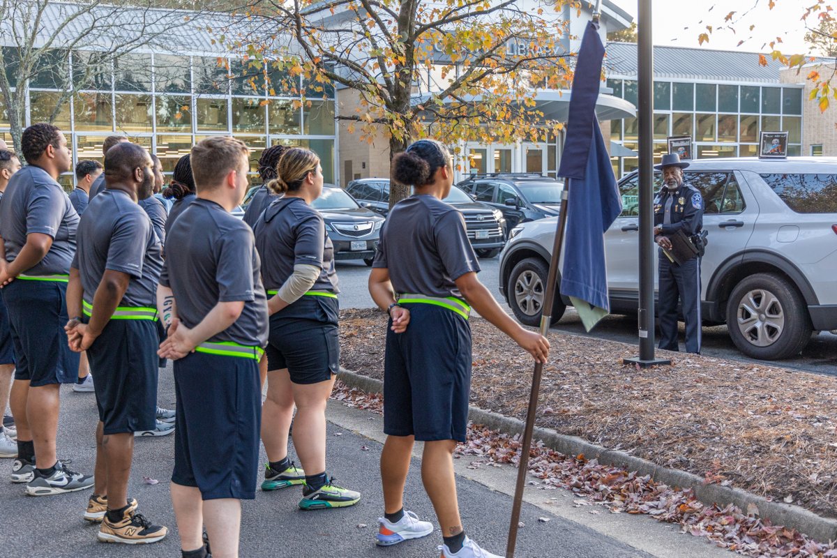 CCSOVA's tweet image. Yesterday, the 40th Basic Academy ran its sixth history run meeting with Captain Gholson. He spoke to the recruits about Philip Stanhope, the 4th Earl of Chesterfield, and his life accomplishments. #basicacademy #training #history #run