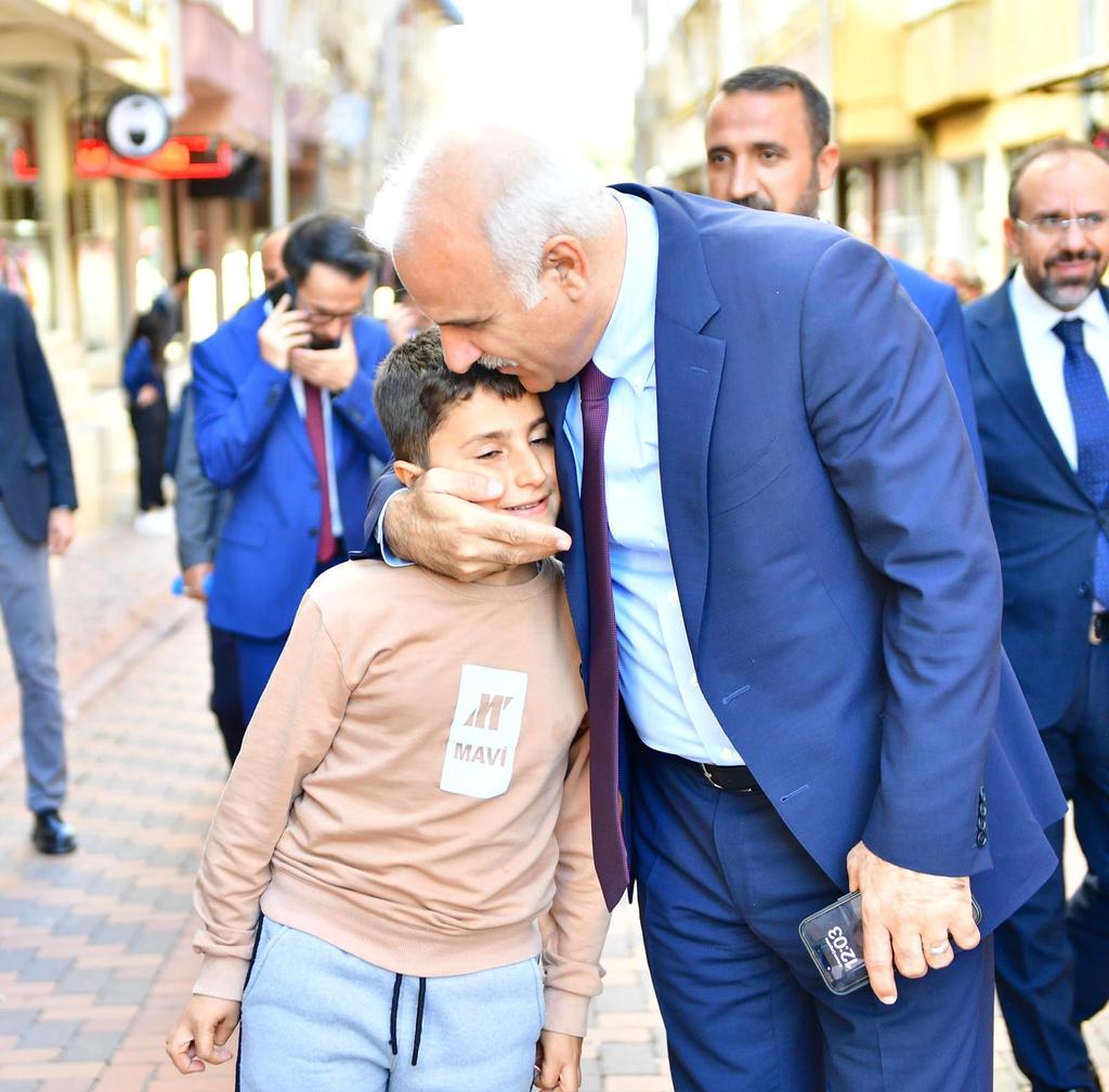 kulp_ak's tweet photo. Diyarbakır Valimiz Sayın Murat ZORLUOĞLU Kulp ilçemizi teşrif ederek, İlçemize yapılan yatırımları yerinde inceleyip, Esnaf ve vatandaşlarımız ile sohbette bulundu.
@erkankandemir 
@yukselmuslum27 
@agral_abdullah 
@RasitOcak 
@Akparti https://t.co/UgujoctT9p