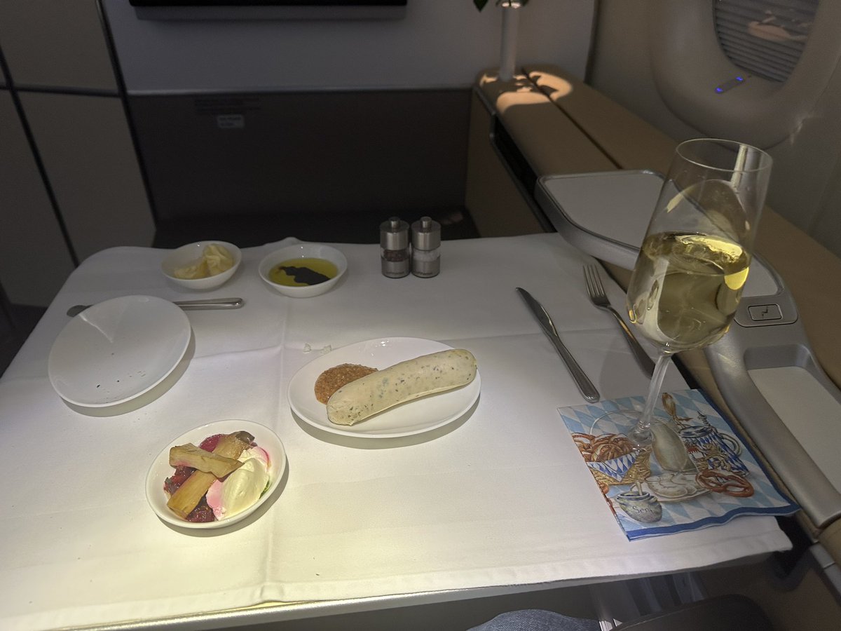 IJBOL!!!

(Ingesting Juicy Bratwurst on Lufthansa)