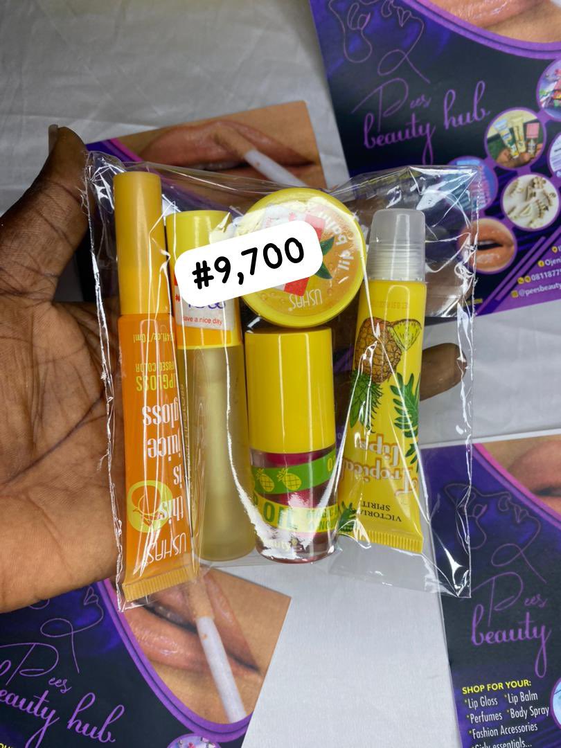 DepejuuDejokee's tweet image. Harmattan will soon be here❤️
   You need lipbalm and lipgloss for that your chapped lips 👄 so keep your lips hydrated 
     Please buy two or more from me to support my small business ❤️
Location: Sango Ota/ Lagos
  Order here: wa.me/message/W25MT4…